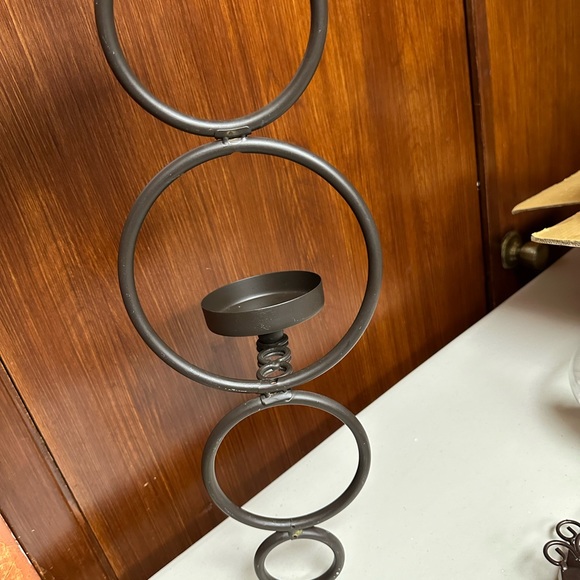 Home interiors Contemporary Metal circles Candle holder - Picture 8 of 16